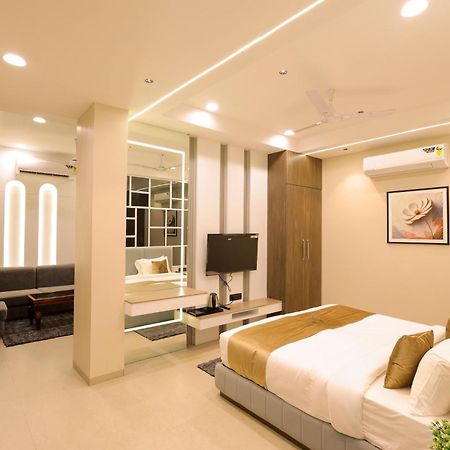 The Meera Hotel Ujjain Exterior foto