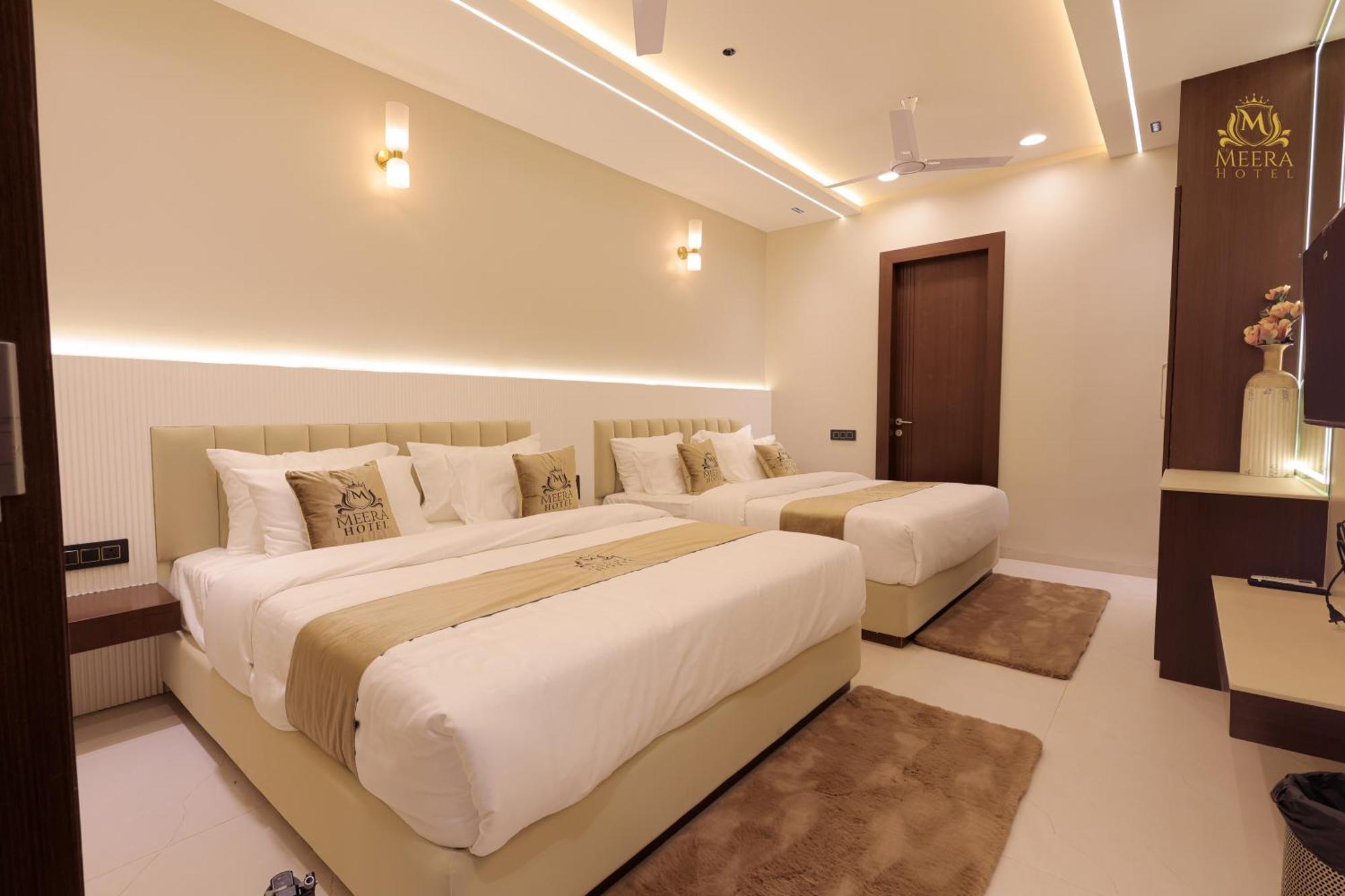 The Meera Hotel Ujjain Exterior foto