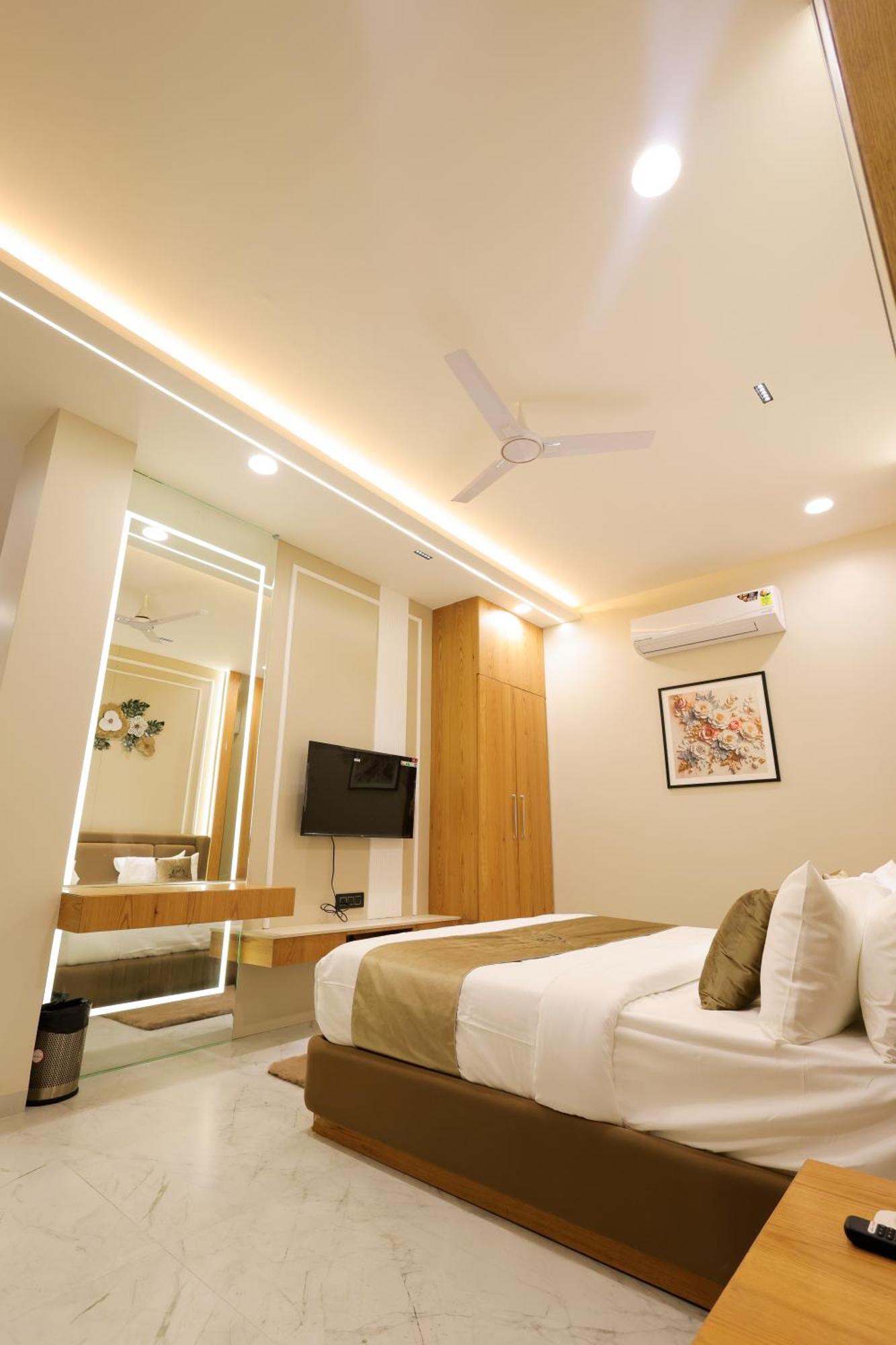 The Meera Hotel Ujjain Exterior foto