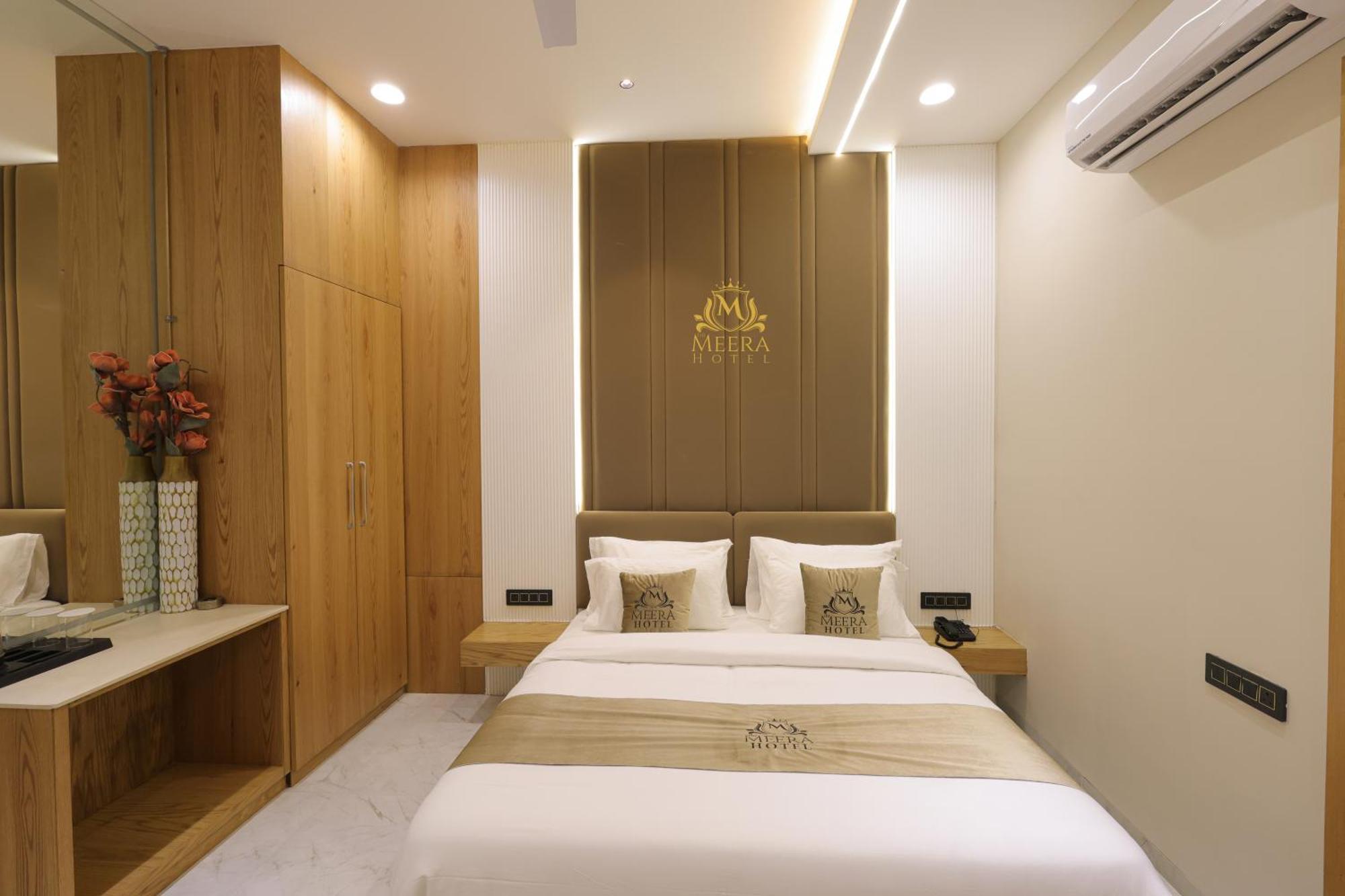 The Meera Hotel Ujjain Exterior foto