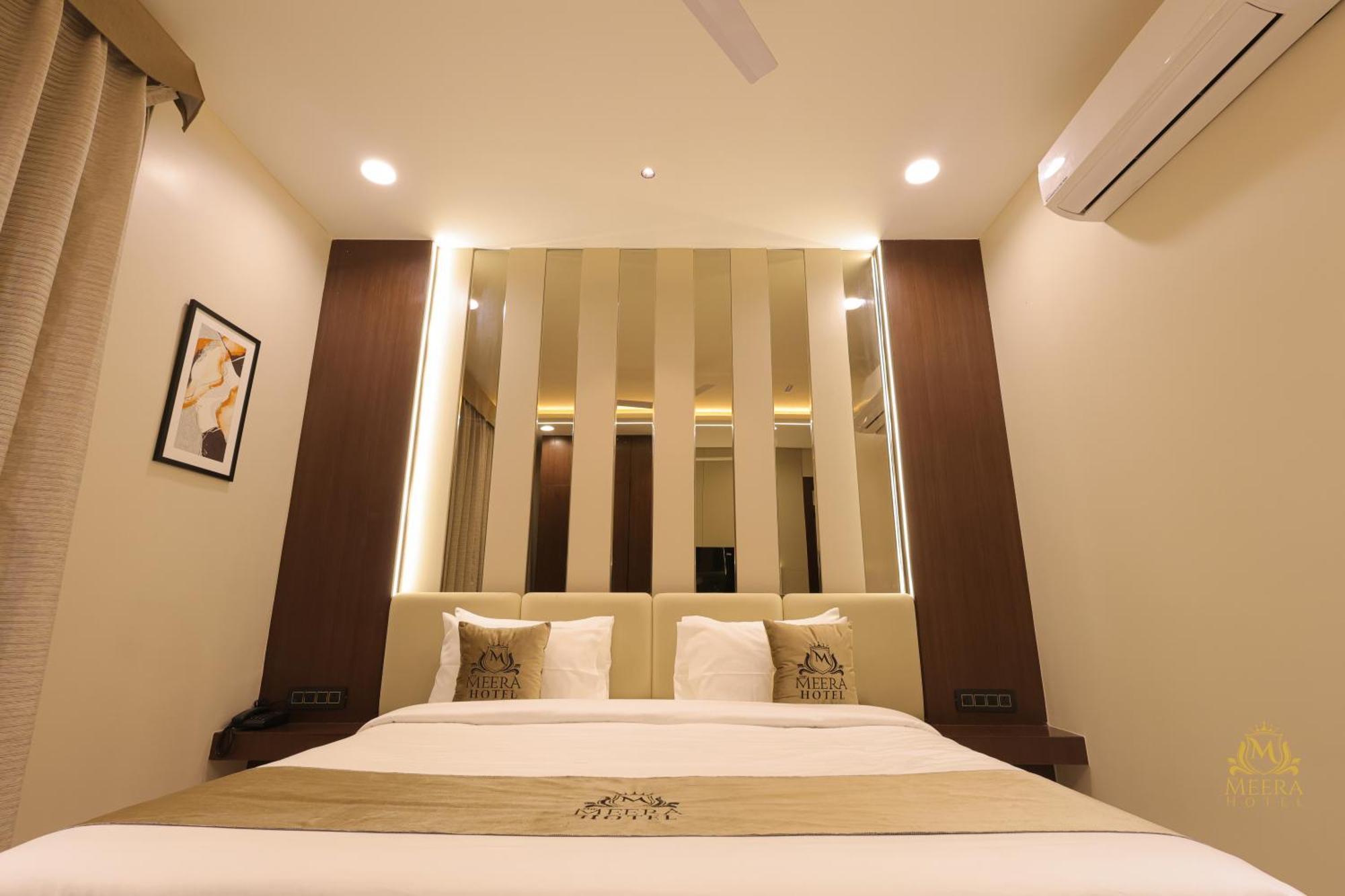 The Meera Hotel Ujjain Exterior foto