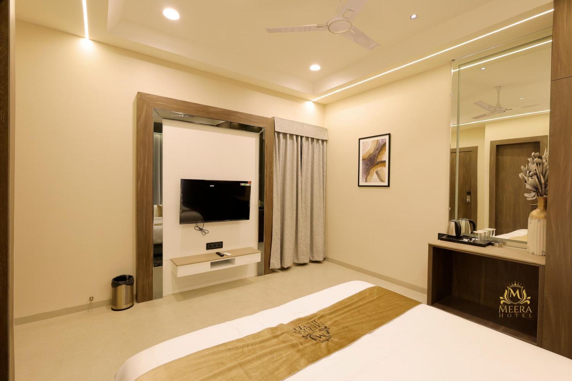 The Meera Hotel Ujjain Exterior foto