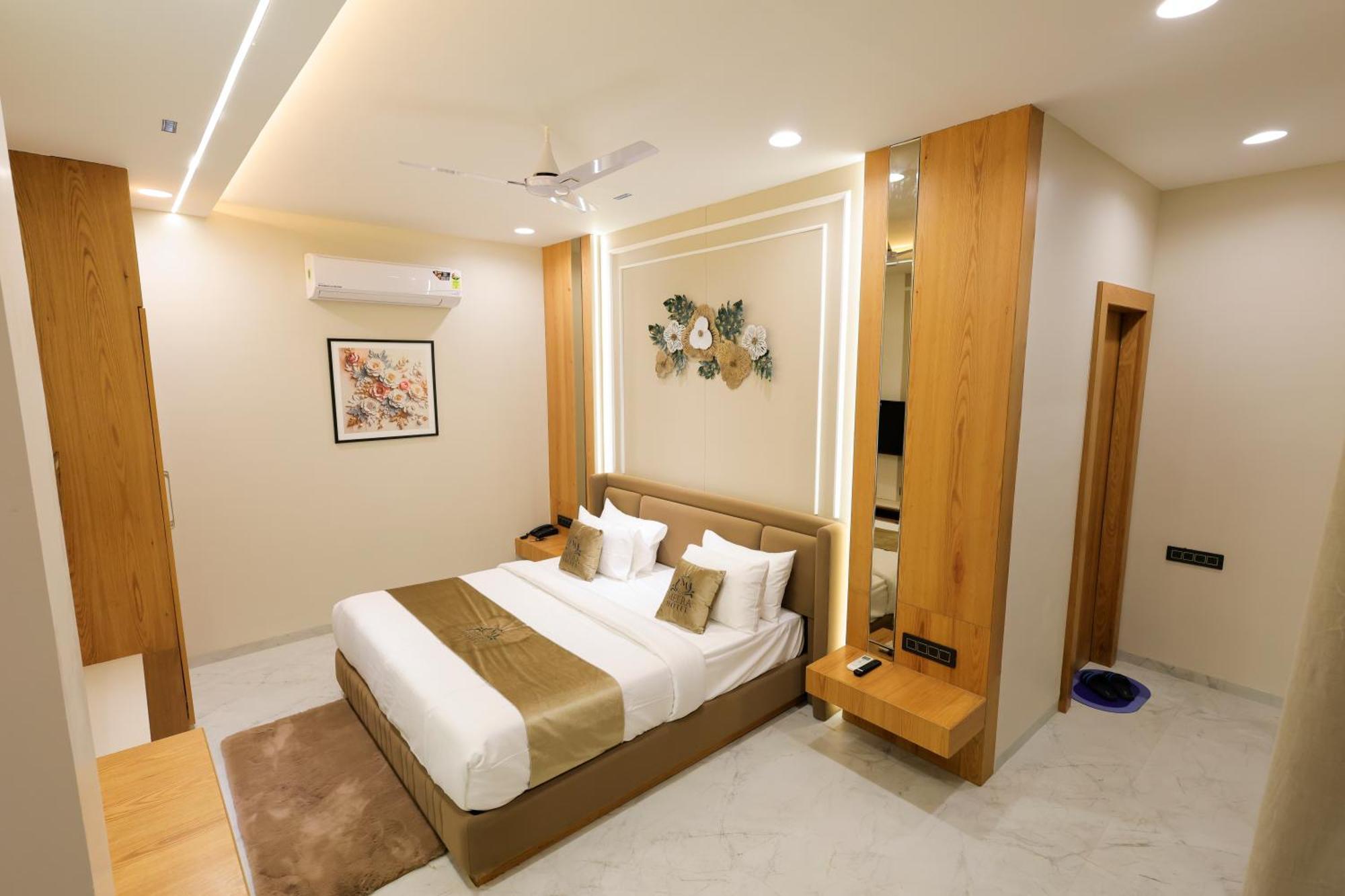 The Meera Hotel Ujjain Exterior foto